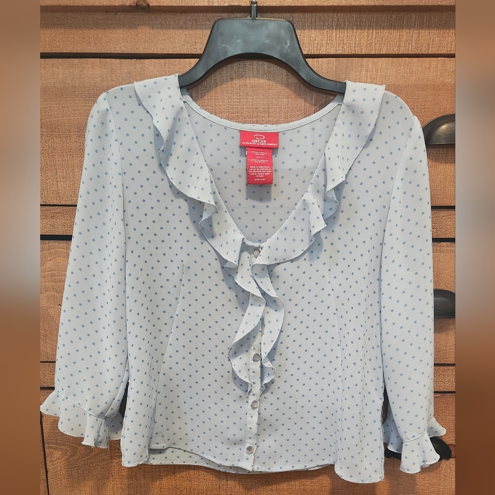 A Oscar woman's blouse
